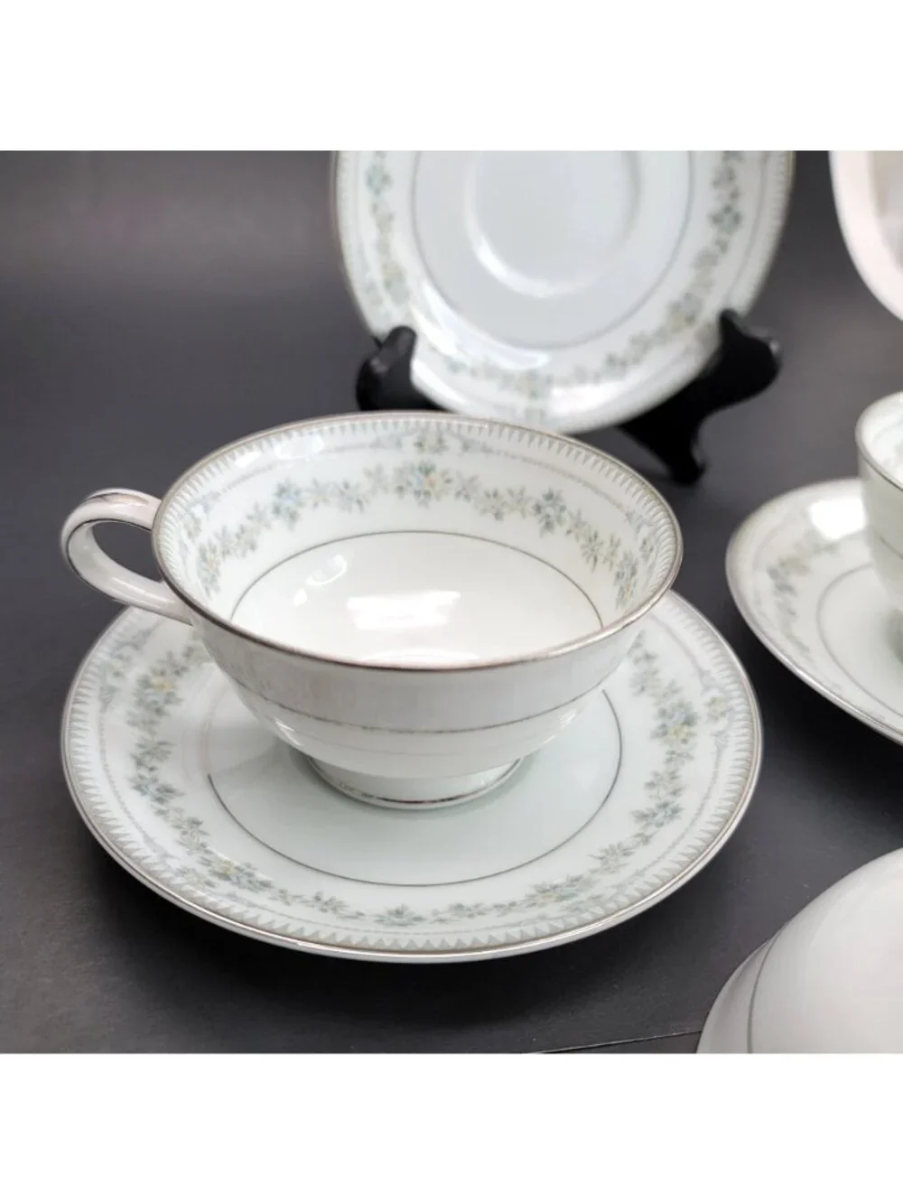 Noritake Norwood Tea Cups and Saucers Set of 3 White Silver Floral Japan Cr157